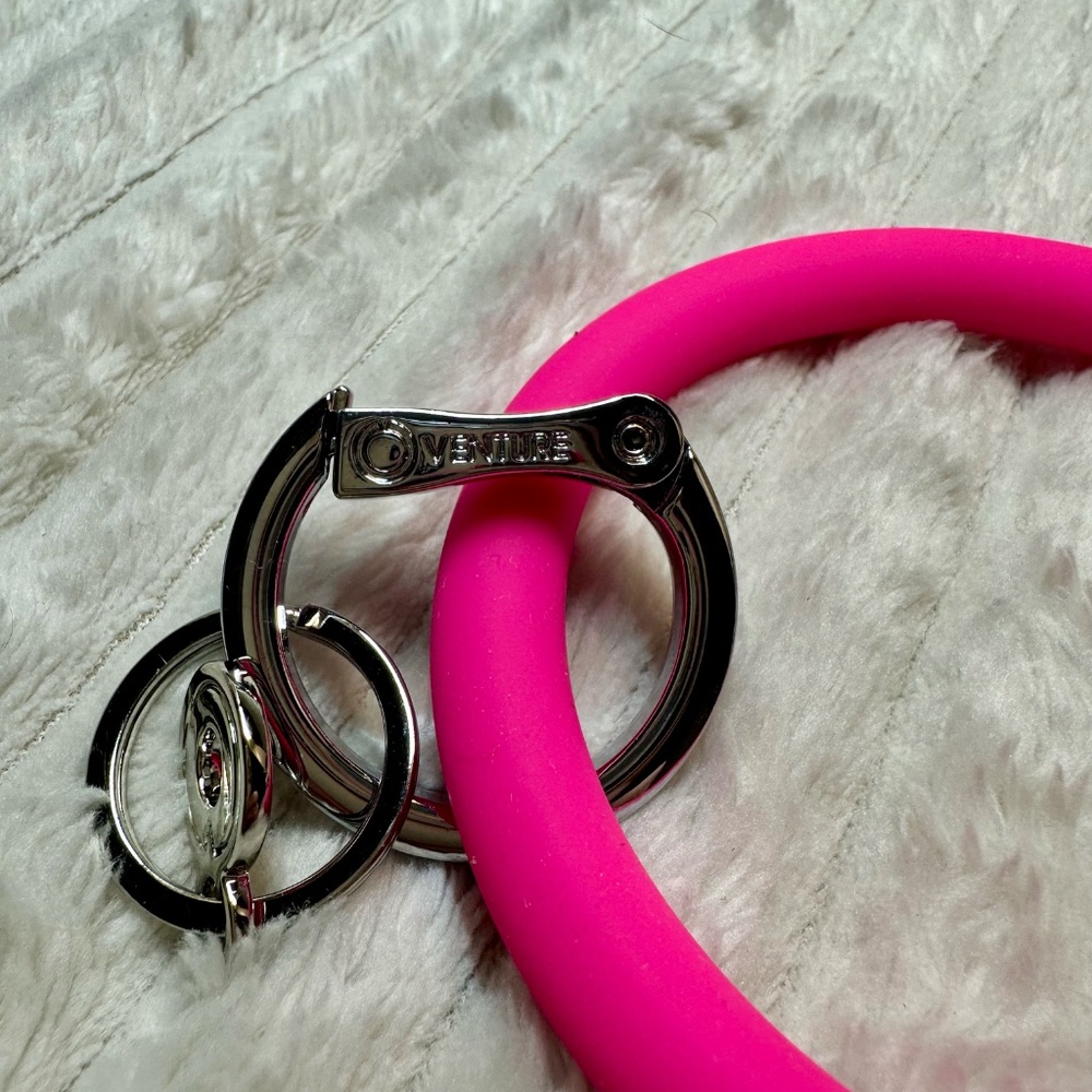 Oventure "Big O" keyring-tickled pink-NWOT - Picture 2 of 3